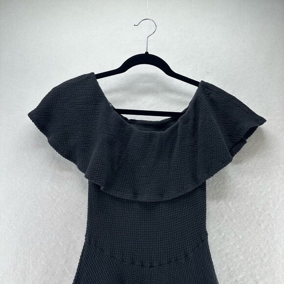 Coveted Bella B Dress Size S Ruffle Off The Shoulder Skater Mini Textured Black - Picture 5 of 13